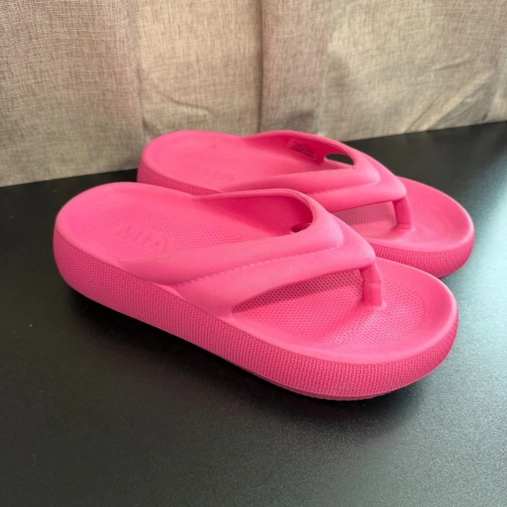 MIA Summer Flip Flops Sandals Women's 9M Pink Casual Comfort‎ Beach Pool Lounge